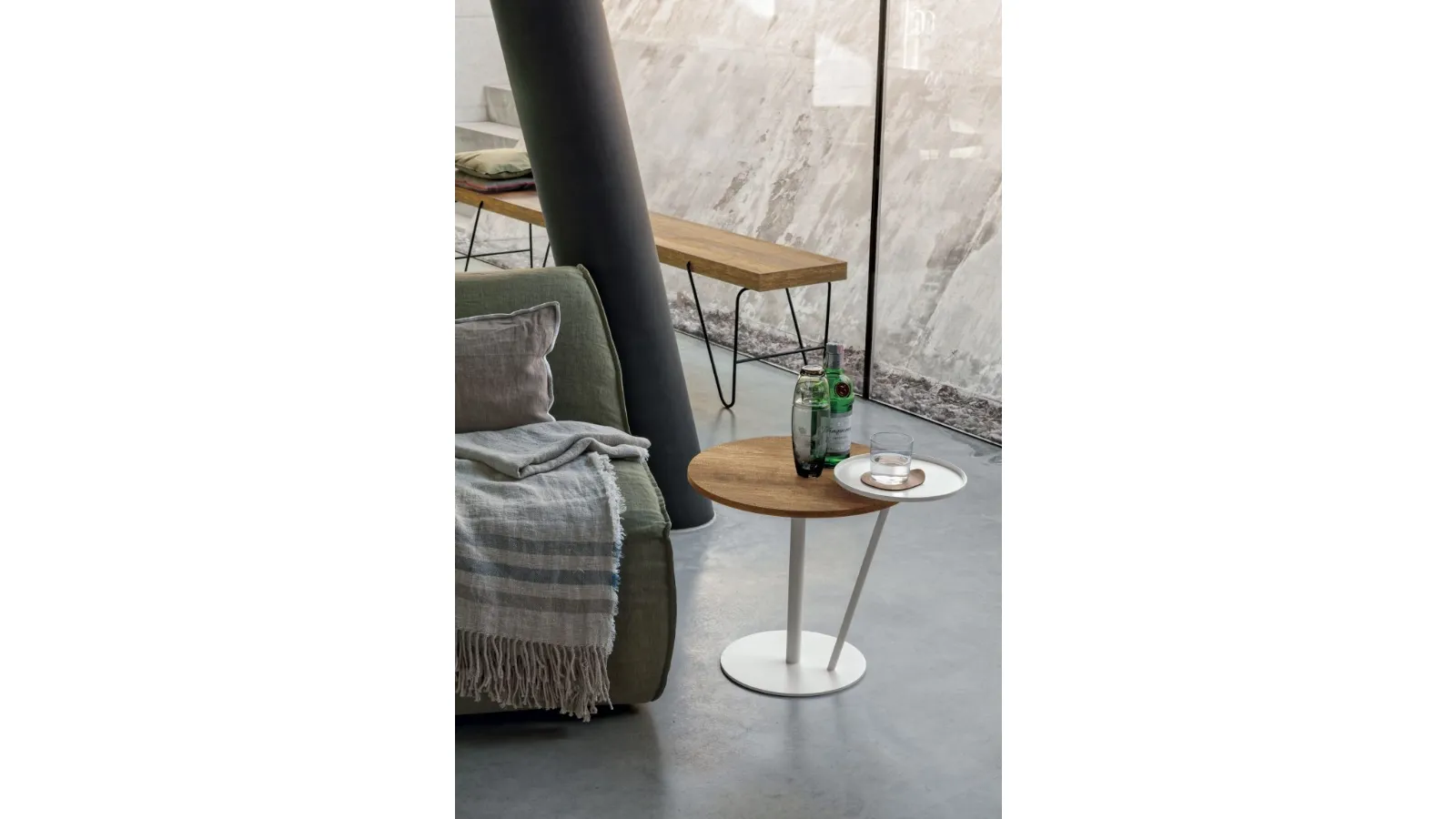 Tavolino Eclisse in materico effetto legno di Tomasella