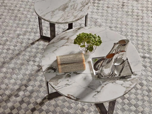 Tavolino rotondo con top in marmo Gatwick di Rosini Divani