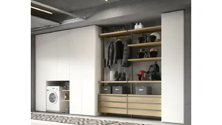 Cabina armadio Virgo V326 tra due armadi con ante battenti di Moretti Compact Giorno Notte