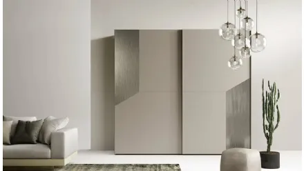 Armadio con ante scorrevoli Grecale S155 in laccato opaco e metallizzato di Moretti Compact Giorno Notte