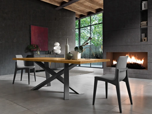 Sedia Mabel in microfibra e laccato di FGF Mobili