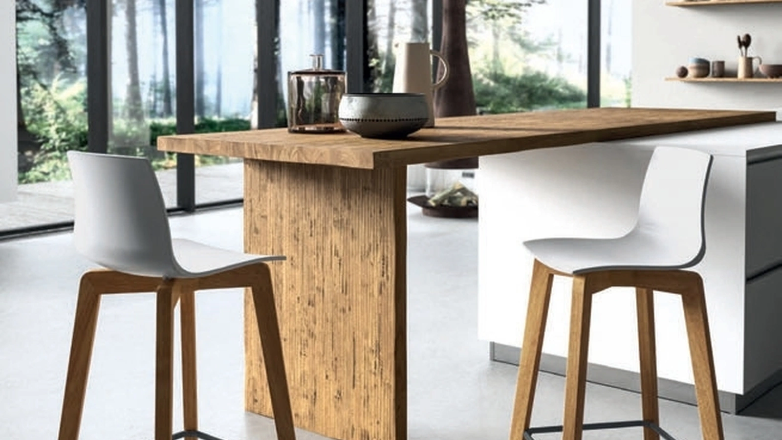 Sgabello Talya in polipropilene con gambe in legno di FGF Mobili